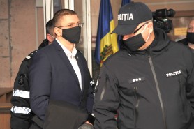 Ultima ORĂ // Șeful suspendat al PA, Viorel Morari eliberat chiar din sala de judecată